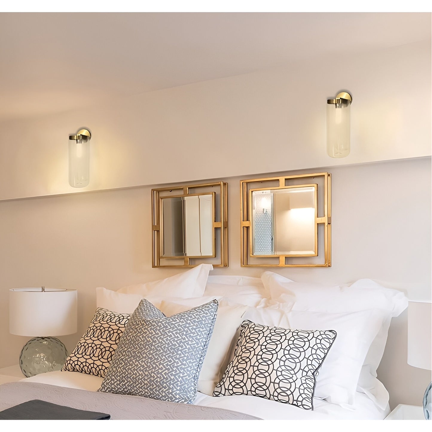 DecoMust Maighread - Elegant Glass Shade Armed Wall Sconce in Gold ✨🕯️